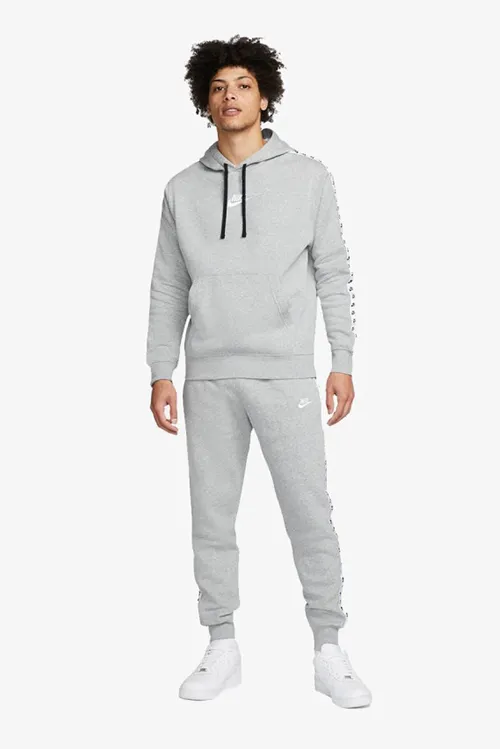 <center><b>Dinamična Nike kombinacija</center></b></br>