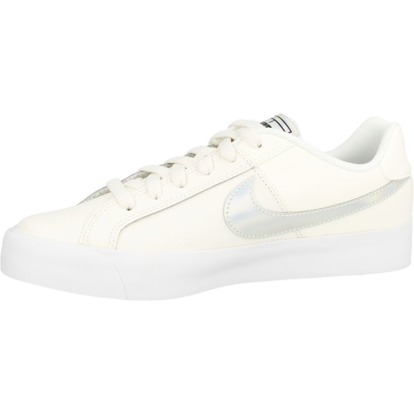 Nike Patike WMNS NIKE COURT ROYALE AC 