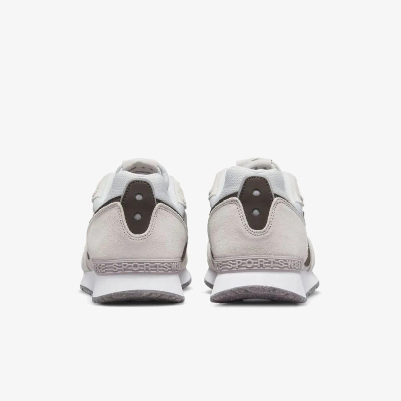 Nike Venture Runner 