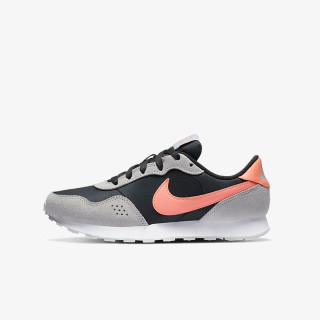 Nike Patike NIKE MD VALIANT BG 