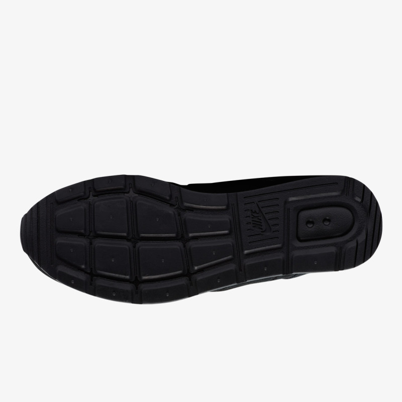 nike traverse shoes