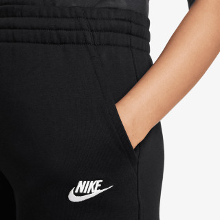 Nike Šorc Club 