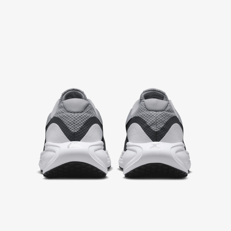 Nike NIKE REVOLUTION 8 